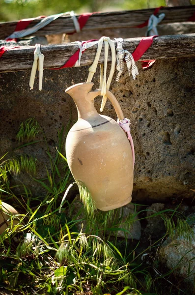 Old Ceramic Jugs Rural Landscape Cappadocia Turkey — Stock Photo, Image