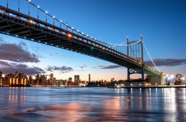 Robert F. Kennedy Köprüsü, gece, Astoria, Queens, New York