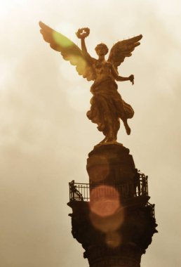 Mexico City 'de gökyüzüne karşı Bağımsızlık Meleği.