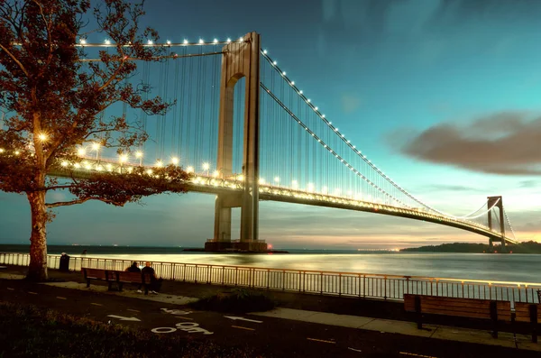 Verrazzano Narrows桥双层悬索桥连接纽约市史坦顿区和美国布鲁克林区 图库照片