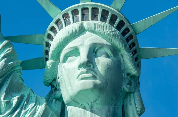 Estatua Libertad Contra Cielo Azul Ciudad Nueva York Estados Unidos — Foto de Stock