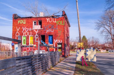 Detroit, Michigan, ABD - 23 Kasım 2018: Heidelberg Projesi Detroit 'in göbeğinde bir açık hava sanat ortamıdır. 1986 yılında sanatçı Tyree Guyton tarafından yapılmıştır.