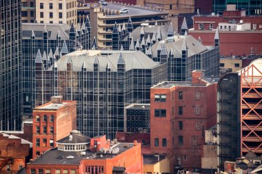 Merkezi iş bölgesi Pittsburgh. Pensilvanya, ABD. mimari arka plan