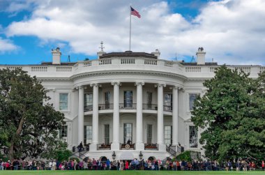 Washington DC, ABD - 20 Ekim 2018: Beyaz Saray Garden Tour sırasında turistler, ABD Başkanı 'nın ikametgahı, Washington DC, ABD.