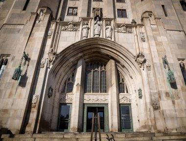 Detroit Masonic Temple. Bina kamusal alanlarda üç sinema, üç balo salonu ve ziyafet salonları Detroit, ABD de dahil olmak üzere çeşitli içerir