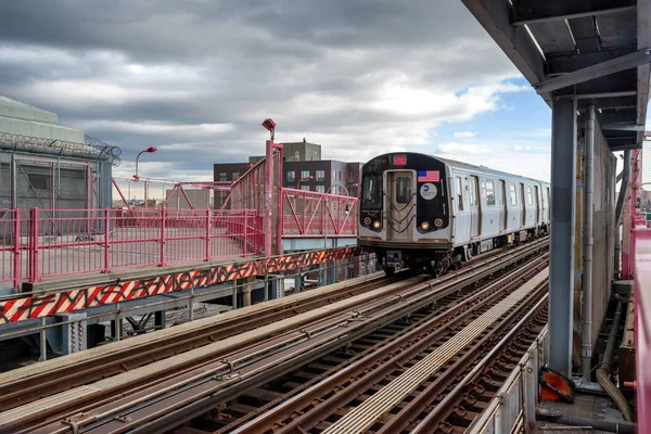 Νέα Υόρκη Ηπα Δεκεμβρίου 2018 Ένα Μετρό Nyc Πάνω Στην — Φωτογραφία Αρχείου