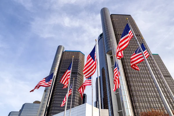 미시간주 디트로이트 2018 미시간주 다운타운 디트로이트에 아메리칸 플래그에 둘러싸인 르네상스 — 스톡 사진