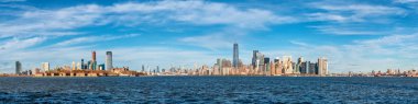 New York, ABD, 14 Kasım 2018: Panoramik Ellis Adası ve özgürlük Manhattan Skyline, ABD,