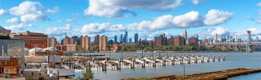 New York City, Amerika Birleşik Devletleri - 13 Ekim 2018: Brooklyn deniz kuvvetleri bahçesinde bir tersane ve endüstriyel kompleksi Kuzeybatı Brooklyn New York City'de yer olduğunu,