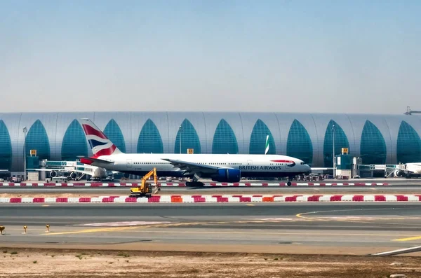 Dubai Uae April 2014 Planes Dubai Airport Dubai International Airport — Stock Photo, Image