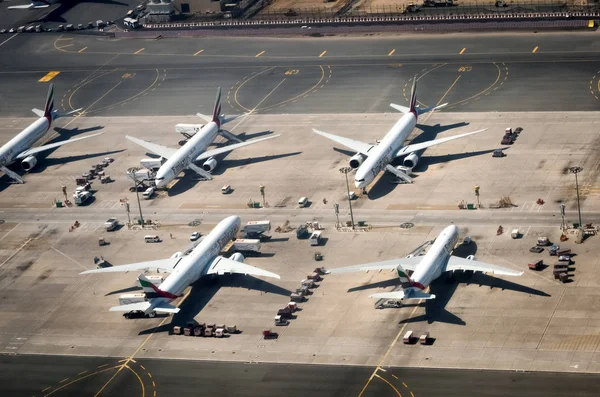 Дубай Оаэ Апреля 2014 Года Самолеты Аэропорту Дубая Международный Аэропорт — стоковое фото