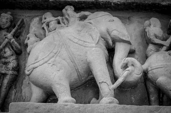 Kamienne Rzeźbione Słoń Ulgę Hinduistycznej Świątyni Khajuraho Indie Światowego Dziedzictwa — Zdjęcie stockowe