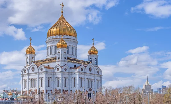 Vista da Catedral de Cristo Salvador em Moscou. Rússia . — Fotografia de Stock