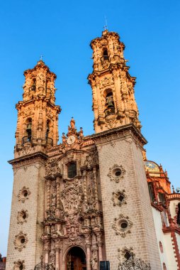 Taxco, Meksika 'daki Santa Prisca Kilisesi