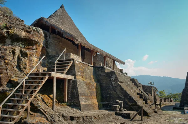 Ruiny v Malinalco, archeologické naleziště v Mexiku. — Stock fotografie