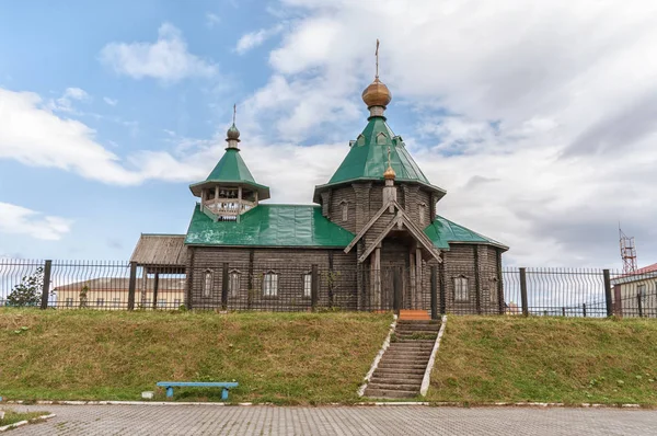 Orthodox church in Yuzhno-Kurilsk, Sakhalin Oblast, Russia. — Stock Photo, Image