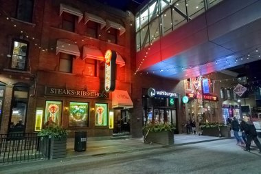 Michigan, ABD'de gece Detroit şehir merkezi görünümü