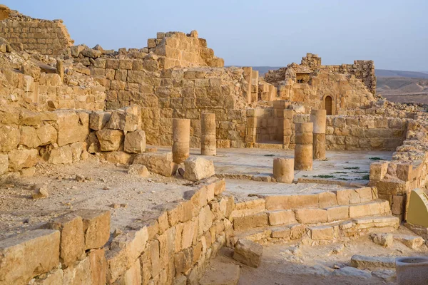 Moskén i Shivta-forntida stad i Negev öknen i Israel. — Stockfoto