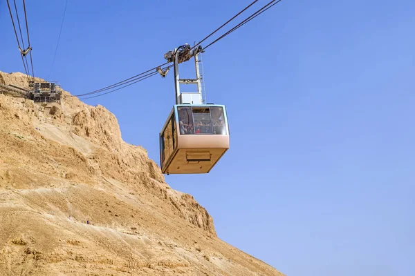 Kabelbaan bij de oude vesting van Masada in Israël. — Stockfoto