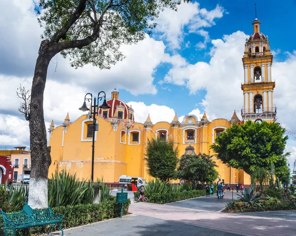 チョルラのサンペドロアポストル教会。プエブラ(メキシコ) — ストック写真
