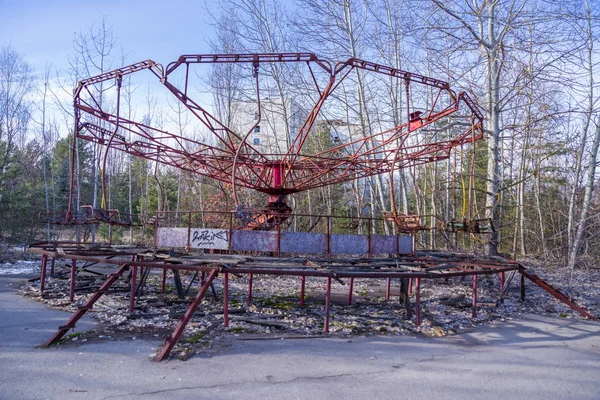 Parco divertimenti abbandonato a Pripyat, nella zona di esclusione di Chernobyl, Ucraina — Foto Stock
