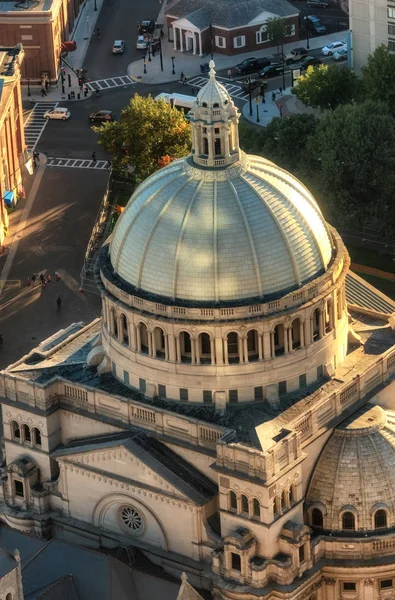 Die erste kirche des christwissenschaftlers auf dem platz der christwissenschaft in boston, usa — Stockfoto