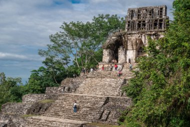 Meksika / 20 Aralık 2019: Palenque, Meksika arkeolojik sahasının görüntüsü