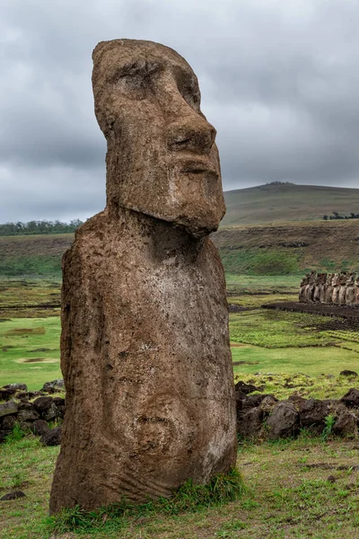 Moai Sochy Ahu Tongariki Největší Ahu Velikonočním Ostrově Při Východu — Stock fotografie