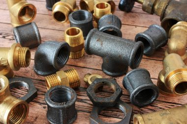 Tesisat tesisatı masada.