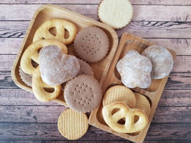 Kahvaltı için kurabiye ve zencefilli kurabiye.