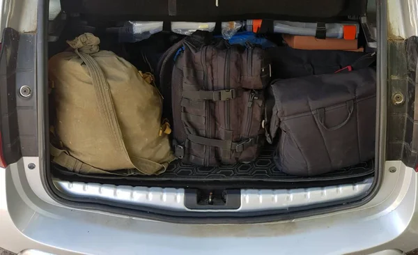 Rucksäcke Und Taschen Kofferraum Eines Autos — Stockfoto
