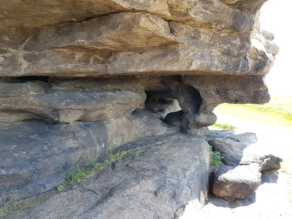 Antiguo Nicho Una Roca Granito Piedra —  Fotos de Stock