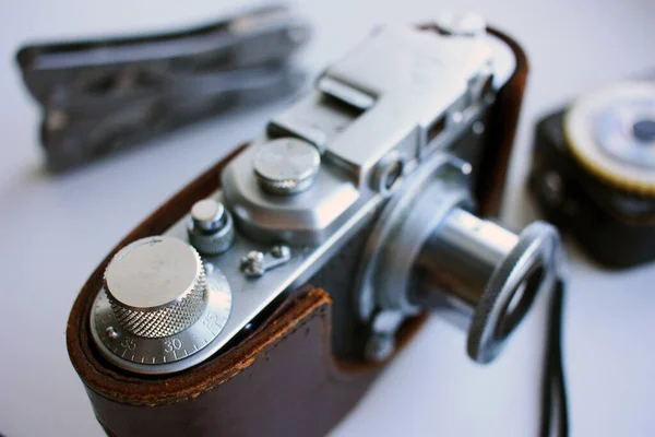 Câmera Filme Vintage Uma Caixa Couro — Fotografia de Stock