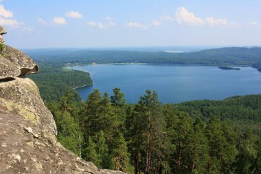 Taş gibi granit kayalar.