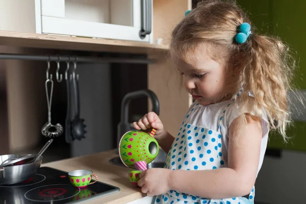 Little Pretty Girl Playing Children Kitchen Preparing Food — Stock Photo, Image