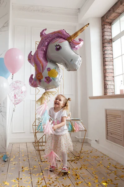 Fun Birthday Pretty Little Girl Festive Party Unicorn Indoor — Stock Photo, Image