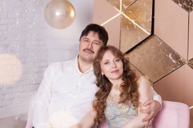 Güzel mutlu aile kaç Noel süsleri, kapalı sonra portresi