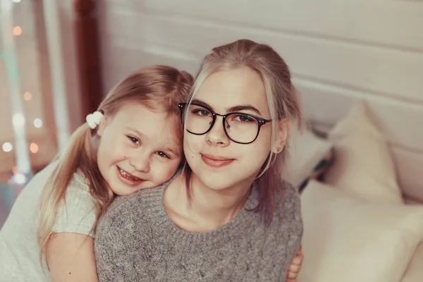 Cozy Photo Session Two Beautiful Happy Sisters Wooden House Style — Stock Photo, Image