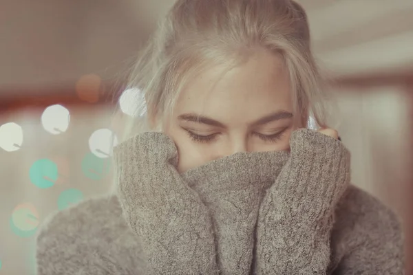 Portrait Nice Pensive Girl Close — Stock Photo, Image