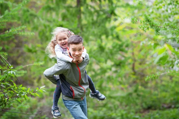 Portrait Sister Brothers Summer Park Children Walk Nature Outdoor — Stock Photo, Image