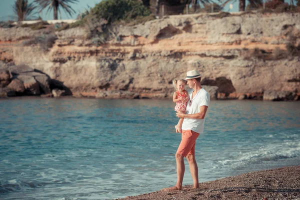 Retrato Feliz Padre Hija Mar — Foto de Stock