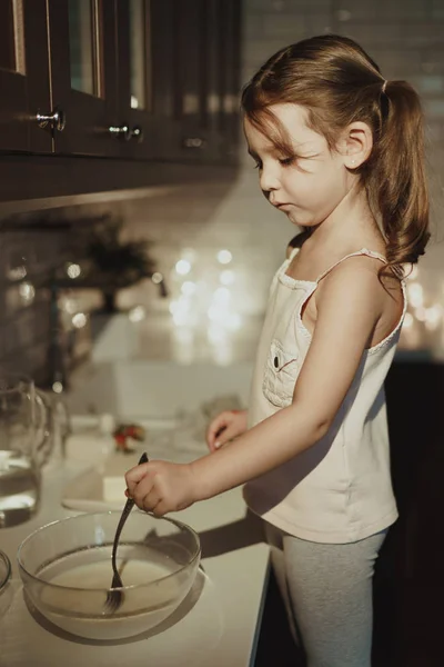 Beautiful Happy Girl Cooks Kitchen Indoor — Stock Photo, Image