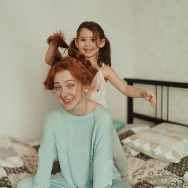 Cozy Photo Session Beautiful Happy Mother Daughter Indoor — Stock Photo, Image