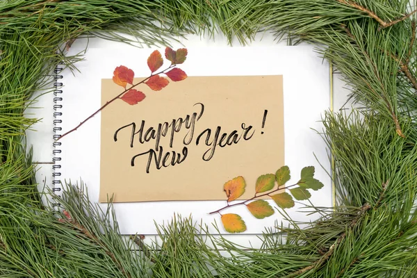 Novoroční Pozdrav Card Jedle Větev Dekorace Prkně Vánoční Strom Jedle — Stock fotografie