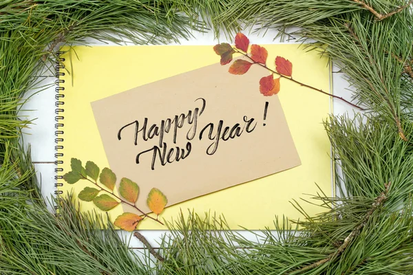 Novoroční Pozdrav Card Jedle Větev Dekorace Prkně Vánoční Strom Jedle — Stock fotografie