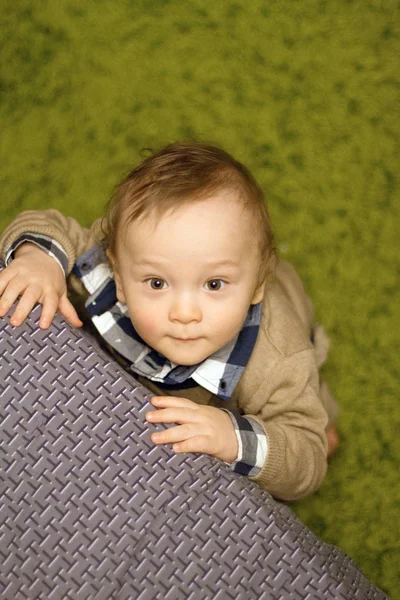 Petit Enfant Regardant Caméra Bébé Drôle Avec Des Yeux Heureux — Photo