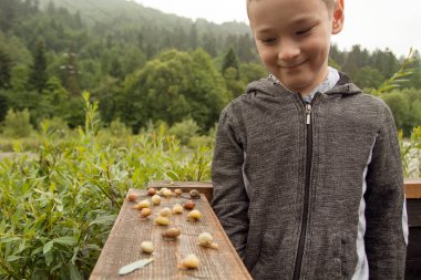 Çocuk ve grup in helezon