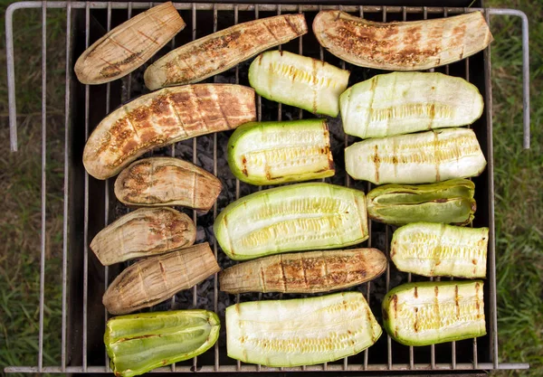 Verduras frescas a la parrilla —  Fotos de Stock