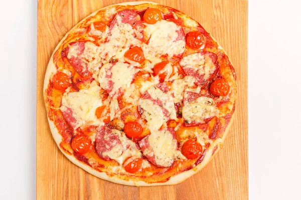Pizza Una Tabla Madera Cerca — Foto de Stock