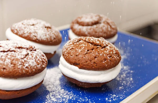 Amerikan bisküvi ile Whoopie pasta, kremalı